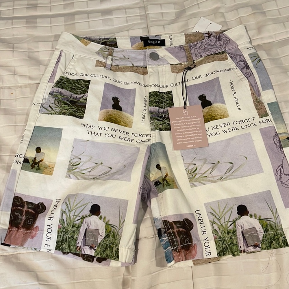 Graphic shorts